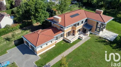 Architectural house at Magny-le-Hongre (77700)