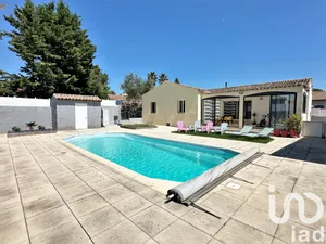 House at Saint-Dézéry (30190)