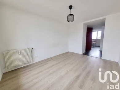 Apartment in Saint-Étienne (42100)