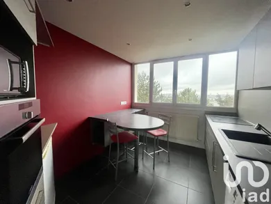 Apartment in Saint-Étienne (42100)