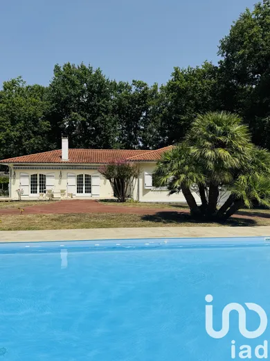 Domaine à Saint-Sulpice-de-Royan (17200)