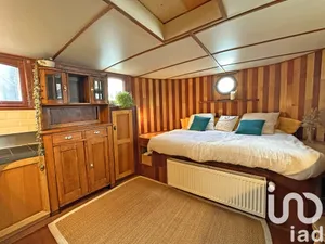 Barge in Asnières-sur-Seine (92600)