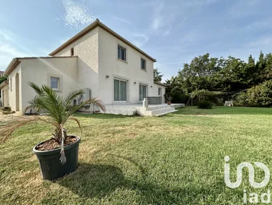 House at Saint-Gilles (30800)