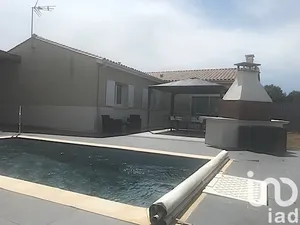 House at Saint-Denis-de-Pile (33910)