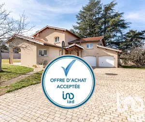 Architectural house at Saint-Just-Saint-Rambert (42170)