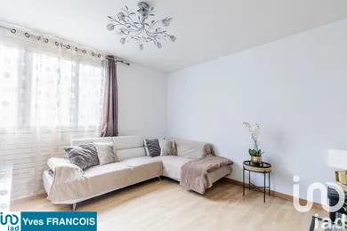Apartment in Sainte-Geneviève-des-Bois (91700)