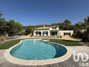 Maison traditionnelle à Entrechaux (84340)