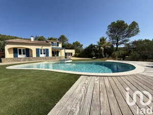 Maison traditionnelle à Entrechaux (84340)