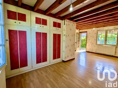 Village house at Courgenay (89190)