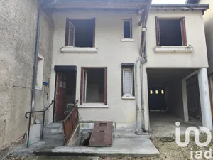 House at Chavanges (10330)