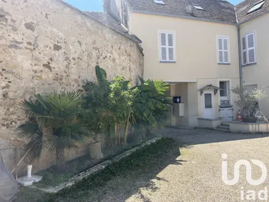 Building in Villeneuve-la-Guyard (89340)