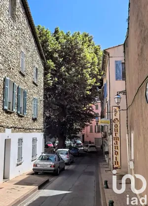 Building at Le Luc (83340)