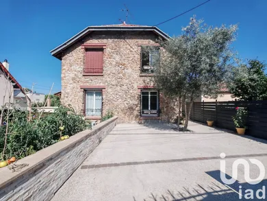 House at Sainte-Geneviève-des-Bois (91700)