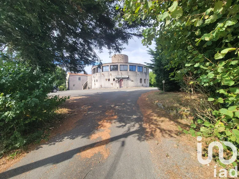 Maison 10 pièces 450 m² · à Pouzauges · 450 m² · 260 000 €