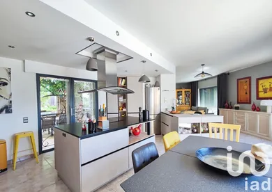 Maison à Saint-Raphaël (83700)