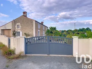 Maison traditionnelle à Saint-Hilaire-des-Loges (85240)