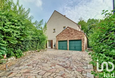 Traditional house in Rungis (94150)