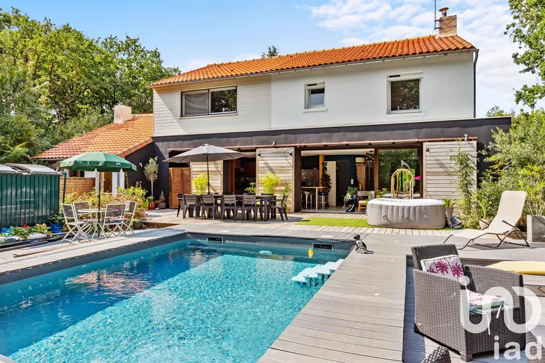 Maison 7 pièces 190 m² · à Saint-Aignan-Grandlieu · 190 m² · 468 000 €