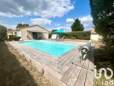 House at Izon (33450)