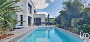 Architectural house at Ploeren (56880)