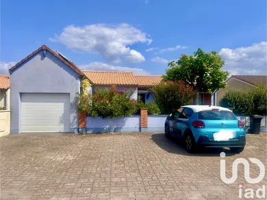 Traditional house at Parempuyre (33290)