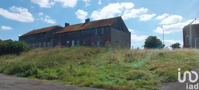 Building at Éteignières (08260)