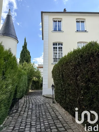 Apartment at Saint-Cloud (92210)