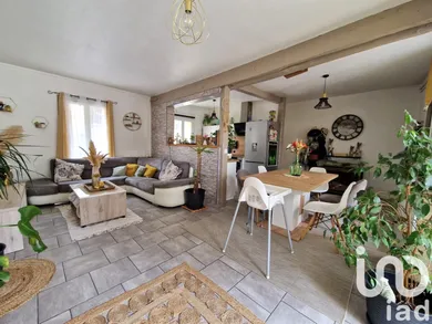 Townhouse in Saint-Soupplets (77165)