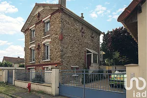 House at Villecresnes (94440)