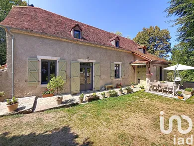 House in Lasclaveries (64450)