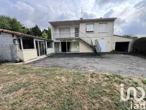 Maison traditionnelle à Saint-Pierre-d'Exideuil (86400)