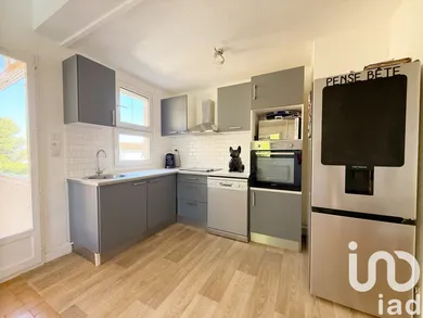 Apartment in Hyères (83400)