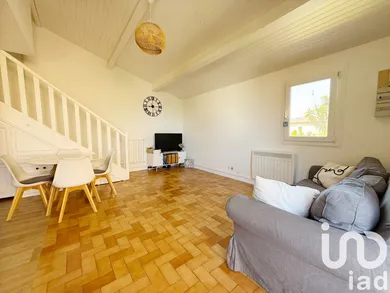 Apartment in Hyères (83400)