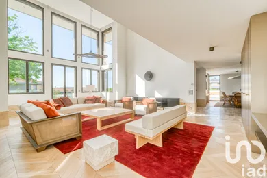 Architectural house at Magny-le-Hongre (77700)