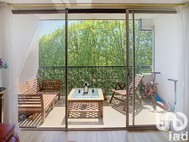 Apartment at Vaucresson (92420)