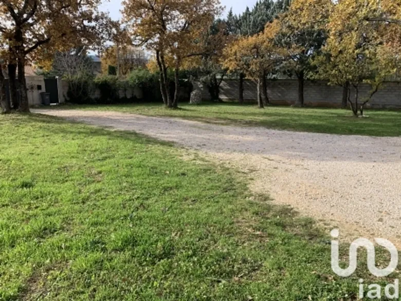Terrain 757 m² · à Garéoult · 165 000 €