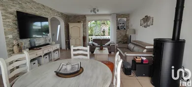 Traditional house at Creissan (34370)