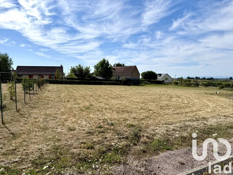 Terrain 1091 m² · à Neuvy-Grandchamp · 1 091 m² · 25 000 €