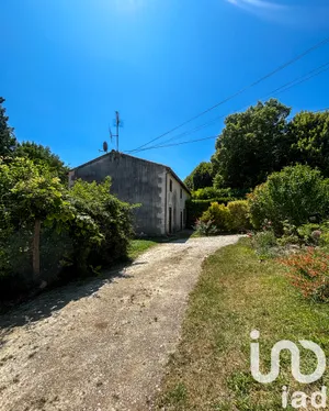 Village house at Port-d'Envaux (17350)