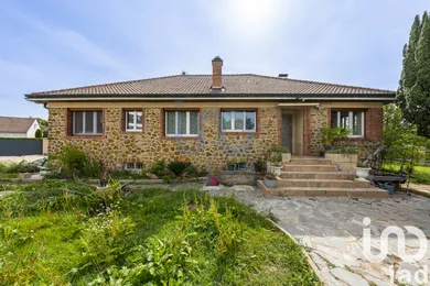 Traditional house at Boissettes (77350)