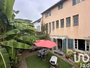 Building at Saint-Vincent-de-Tyrosse (40230)