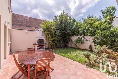 Maison traditionnelle à Carrières-sur-Seine (78420)