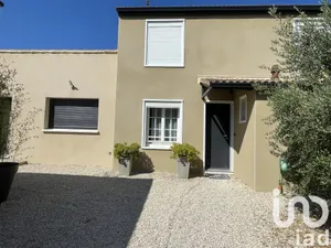 Maison à Les Angles (30133)