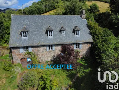 House at Saint-Projet-de-Salers (15140)