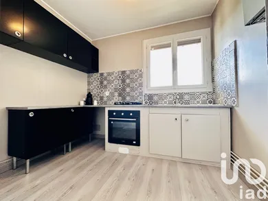 Appartement à Saint-Jean-de-la-Ruelle (45140)