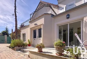 House at Poissy (78300)