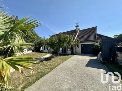 House at Crisenoy (77390)