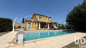 Maison traditionnelle à Robion (84440)