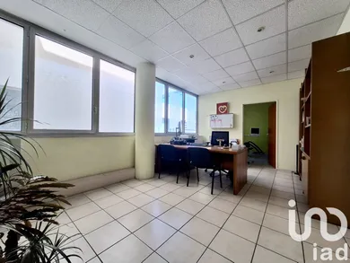 Building at Nîmes (30900)