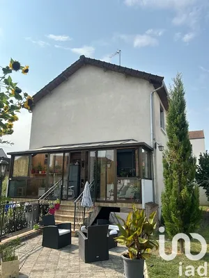 Townhouse at Saint-Parres-aux-Tertres (10410)
